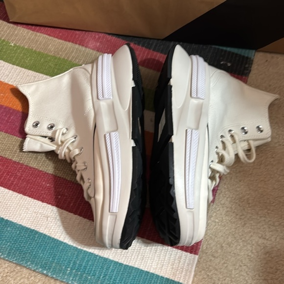 Cream canvas lift converse. NWOT - Picture 6 of 10